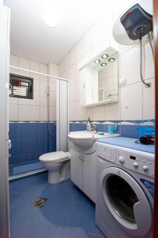 Apartment with Sea View image 2