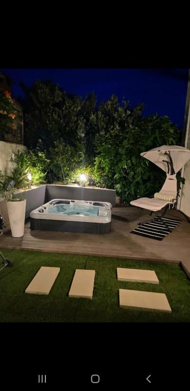 Luxury Apartments with Private Pool and Sauna or with jacuzzi near Split  Sea View - image 18