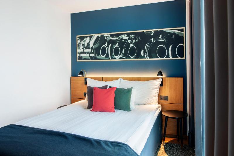 Double Room image 4