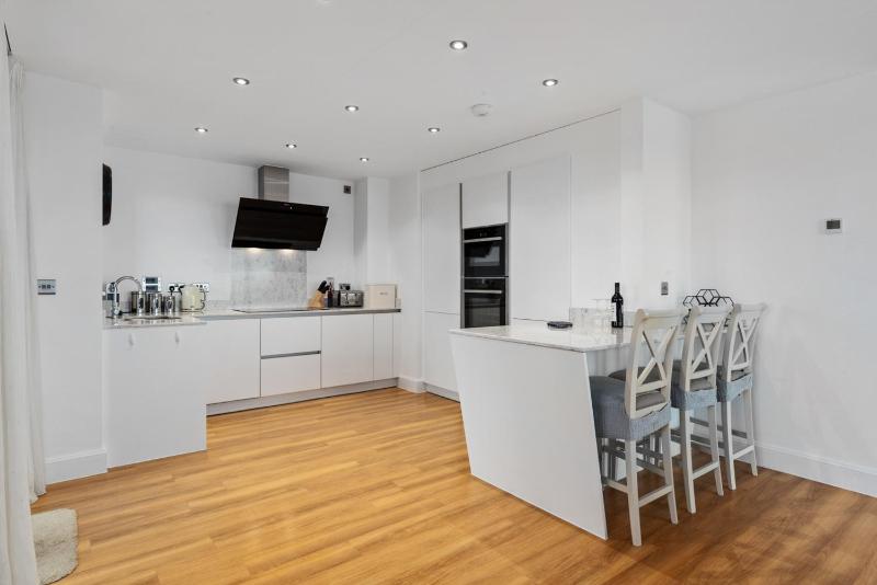 Apartment 8 Waterstone House - Luxury Apartment Sea Views Pet Friendly - image 8