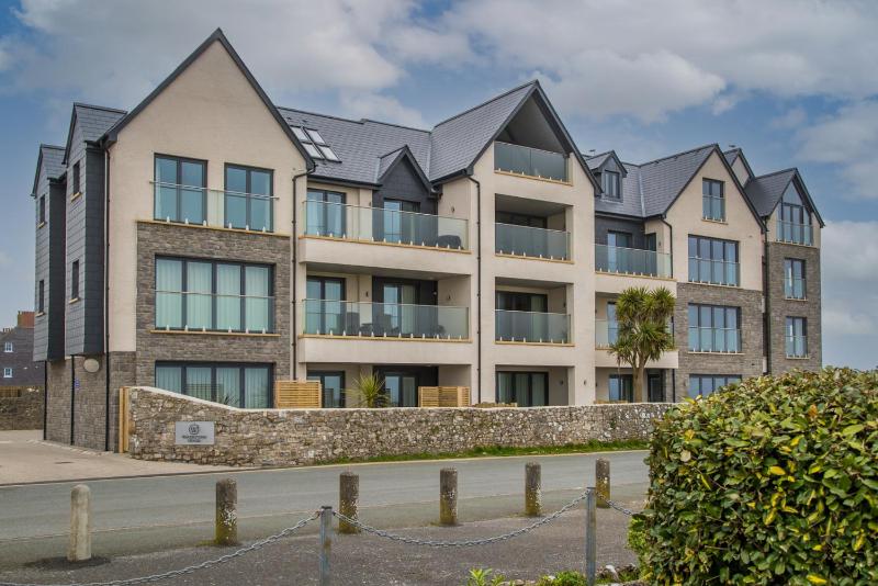 Apartment 8 Waterstone House - Luxury Apartment Sea Views Pet Friendly - image 17