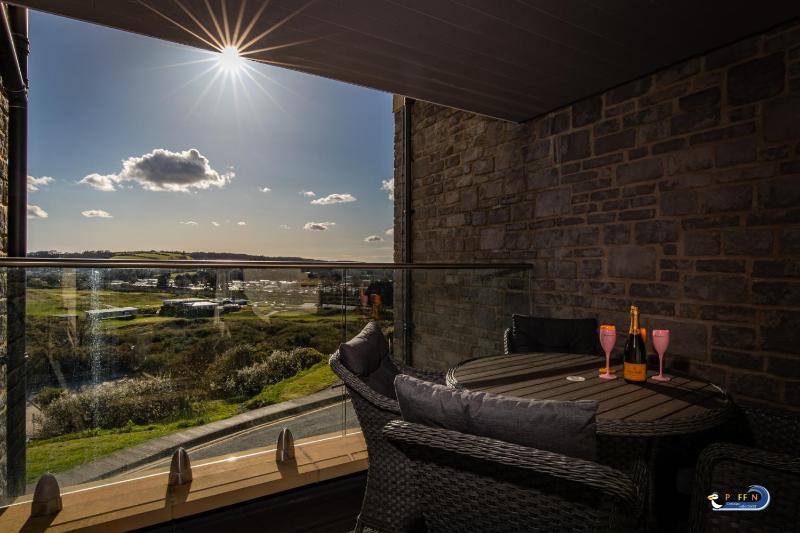 Apartment 8 Waterstone House - Luxury Apartment Sea Views Pet Friendly - image 11