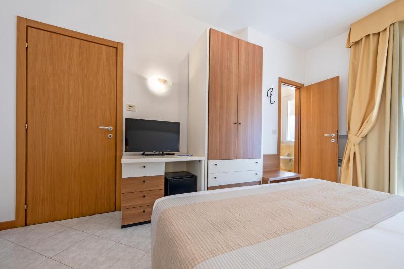 double Comfort Room with Balcony image 1