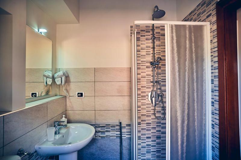 Travelershome 7Metri Ciampino GuestHouse - image 6