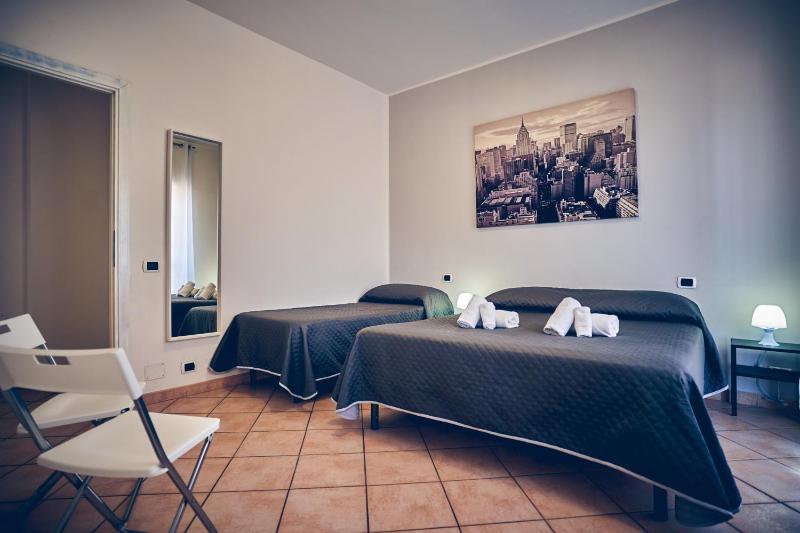 Travelershome 7Metri Ciampino GuestHouse - image 2