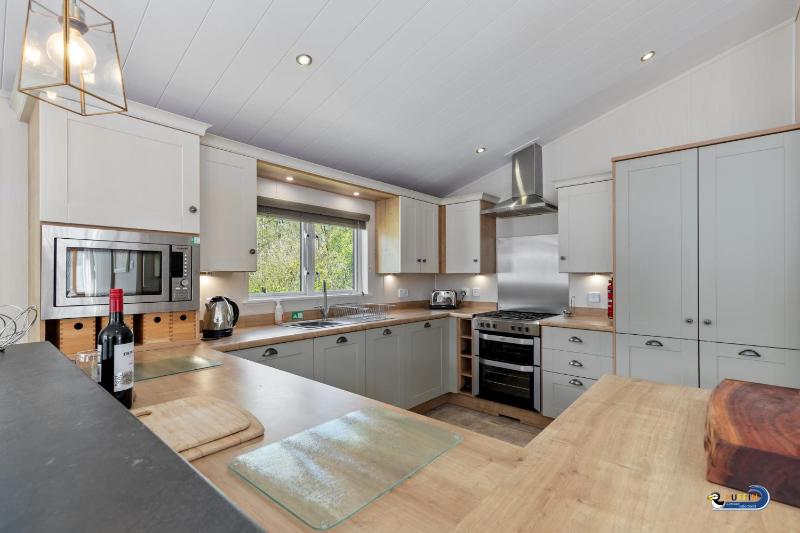St Mary's View - Luxury Lodge Short Walk to Beach Parking - image 16