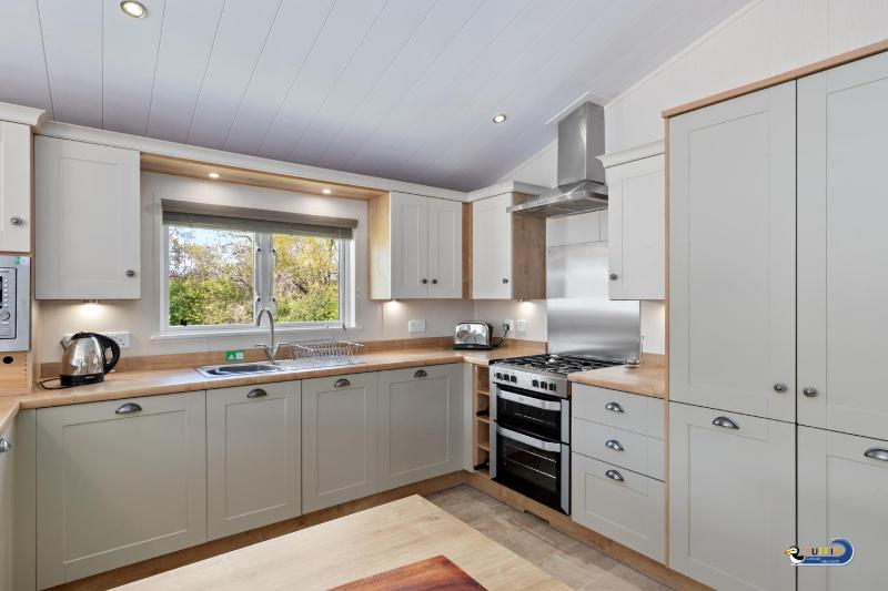 St Mary's View - Luxury Lodge Short Walk to Beach Parking - image 21