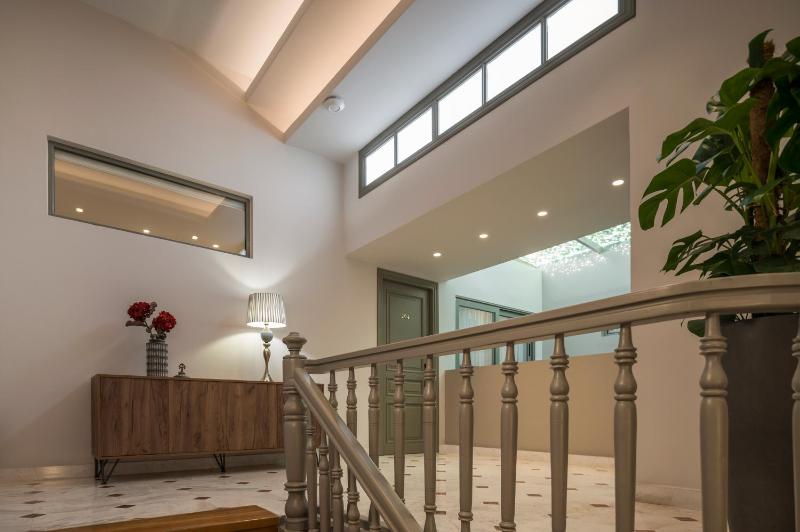 Two-Bedroom Suite with Internal View image 4