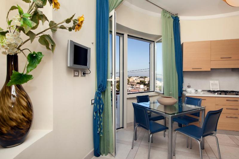 One-Bedroom Apartment with Sea View image 3