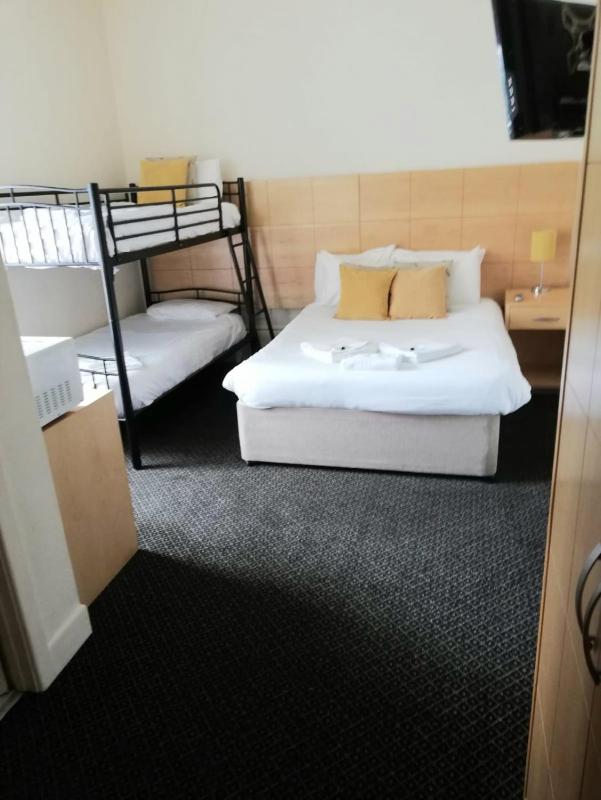 Brooklands Lodge - image 2
