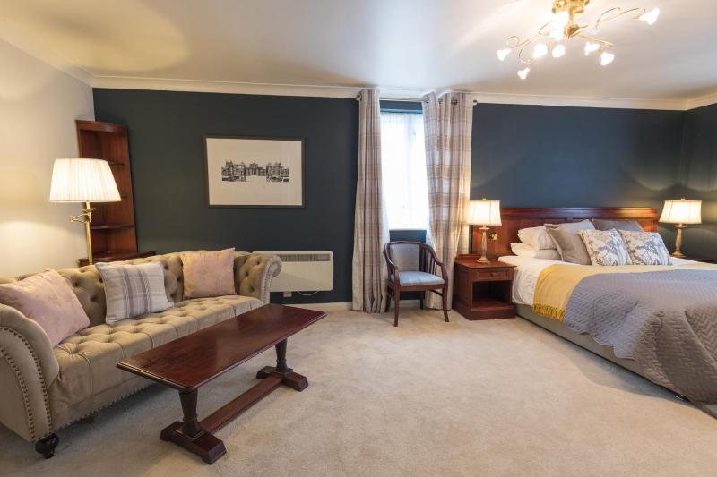 Superior Double Room image 1