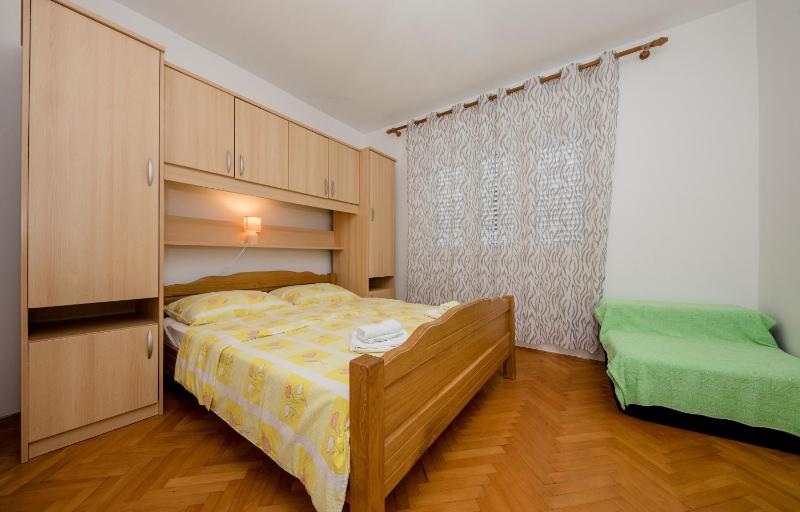 Deluxe Double Room with Shower image 2