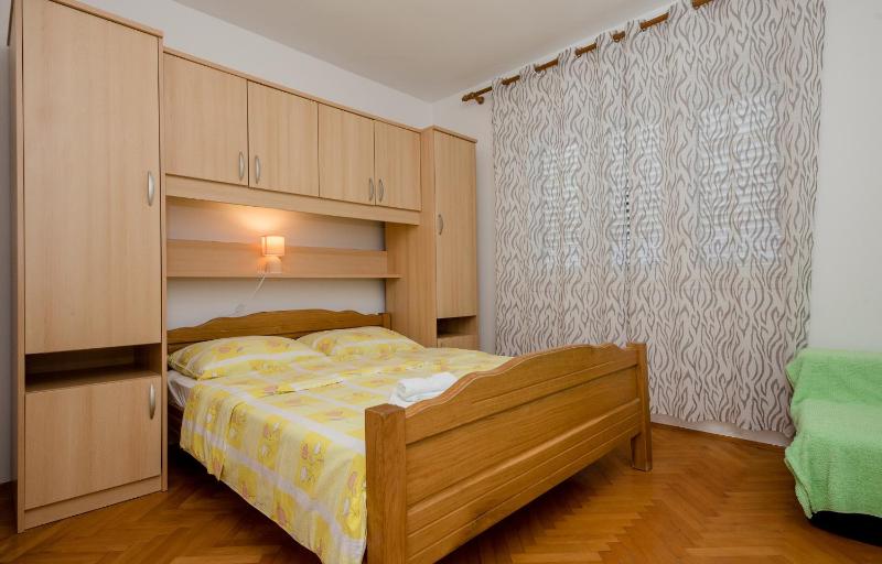 Deluxe Double Room with Shower image 3