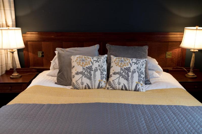 Double Room with Private Bathroom image 1