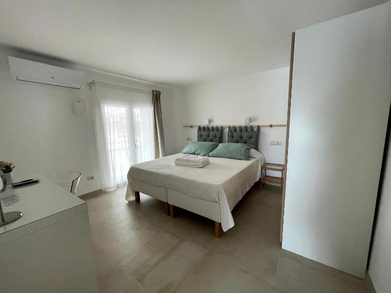 Eos Sea View Apartments - image 9