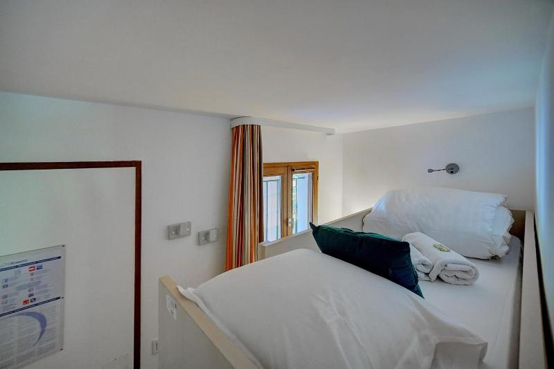 Upstays - 2 Rooms - Renovated - Pool - A C - image 15
