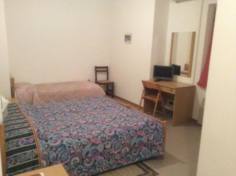 Double or Twin Room image 4
