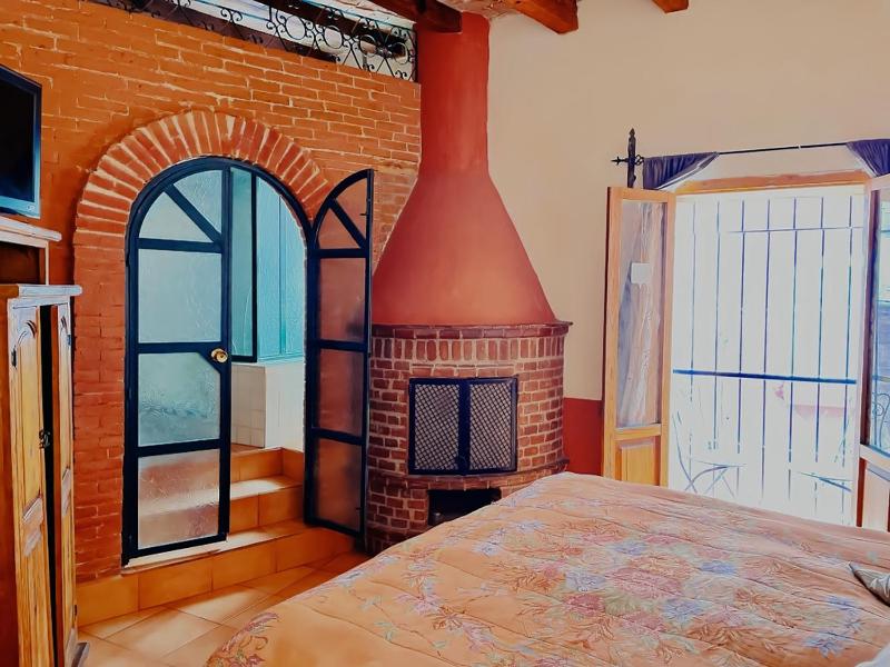King Room with Balcony image 1