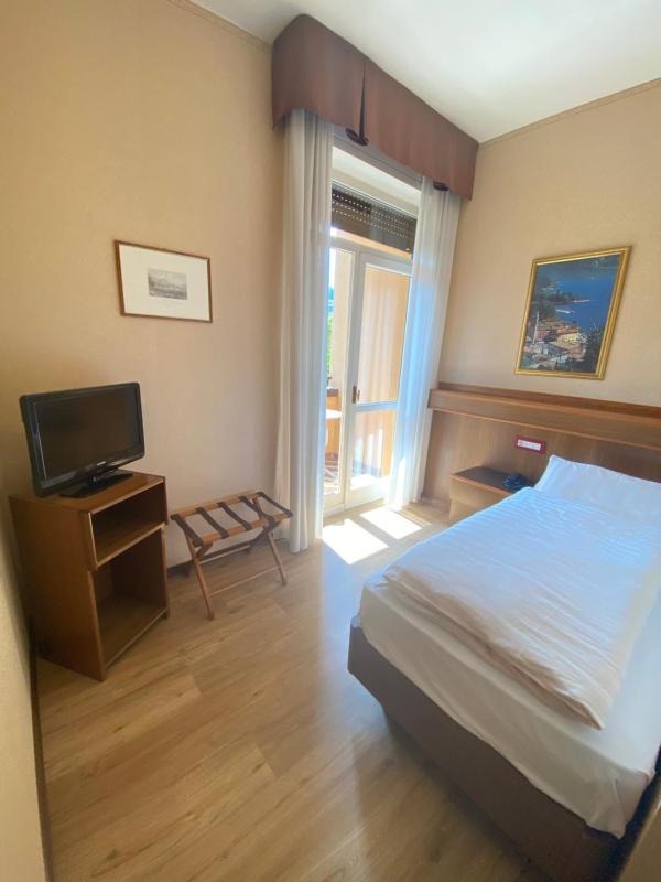 Single Room image 4