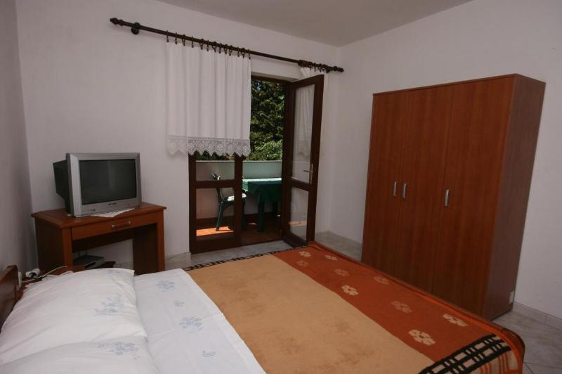 Two-Bedroom Apartment with Balcony and Sea View image 3