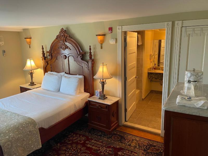 Double Room with Balcony and Sea View image 1