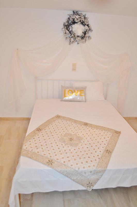 Two-Bedroom House image 4