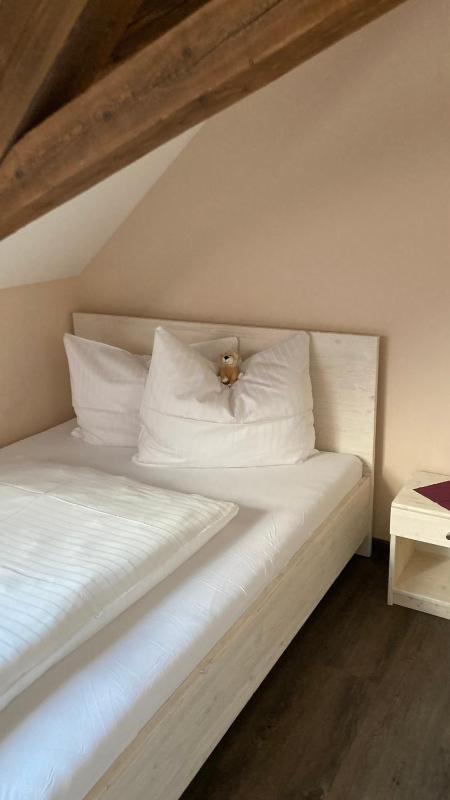 Standard Single Room image 3