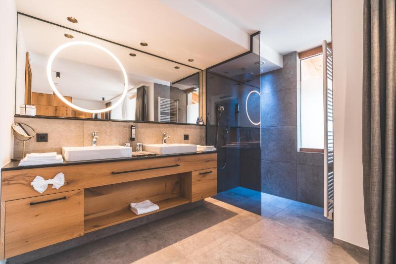 Penthouse Two-bedroom Suite image 3