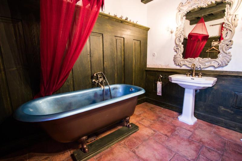 Standard Queen Room image 2