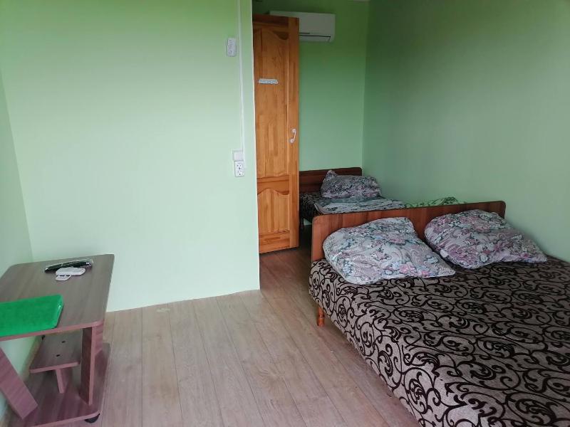 Standard Triple Room image 2
