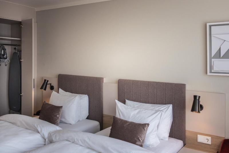 Standard Twin Room with Furnished Balcony image 3