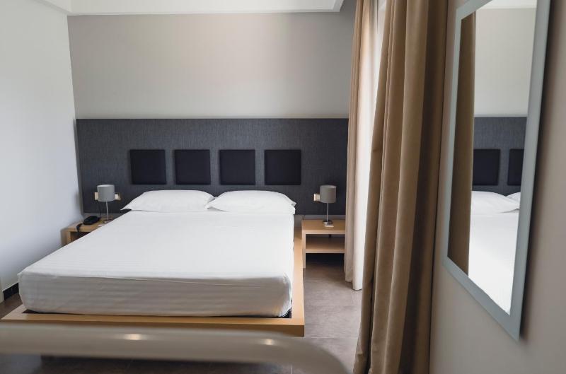 Superior Double Room image 4