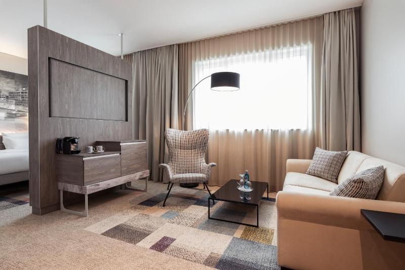 Novotel Duesseldorf Airport - image 16