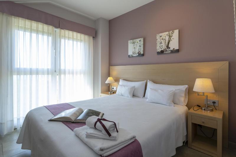 Two-Bedroom Apartment with Sea View image 3