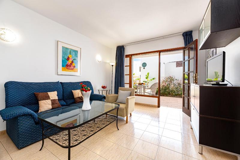 One-Bedroom Apartment with Pool View image 2