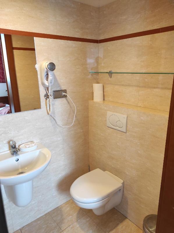 Small Double Room image 1