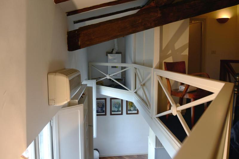 One-Bedroom Apartment image 2