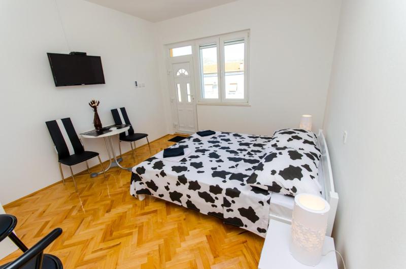 Studio with Balcony and Sea View image 2