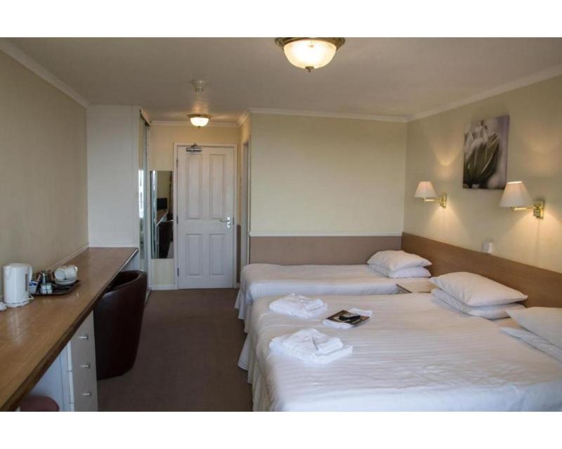 Standard Triple Room image 1