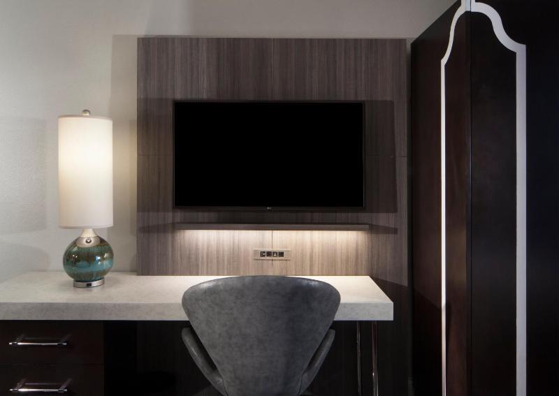 Standard Double Room with Two Double Beds image 2