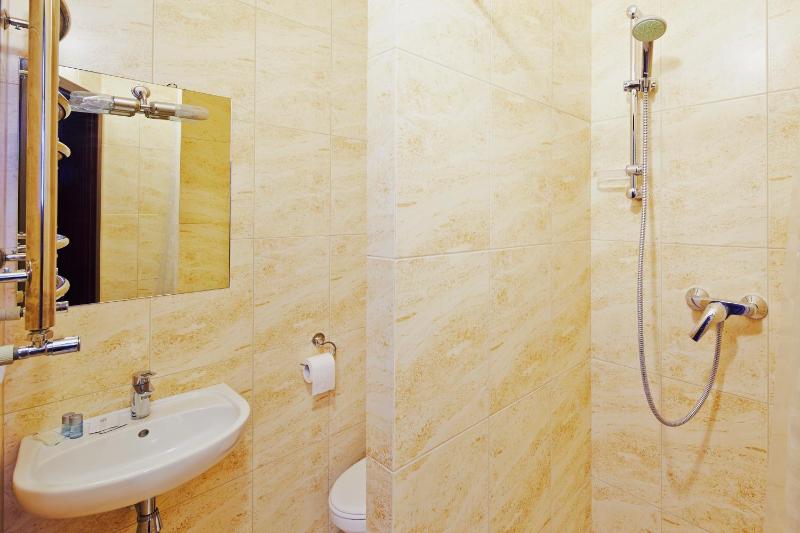 Twin Room image 1