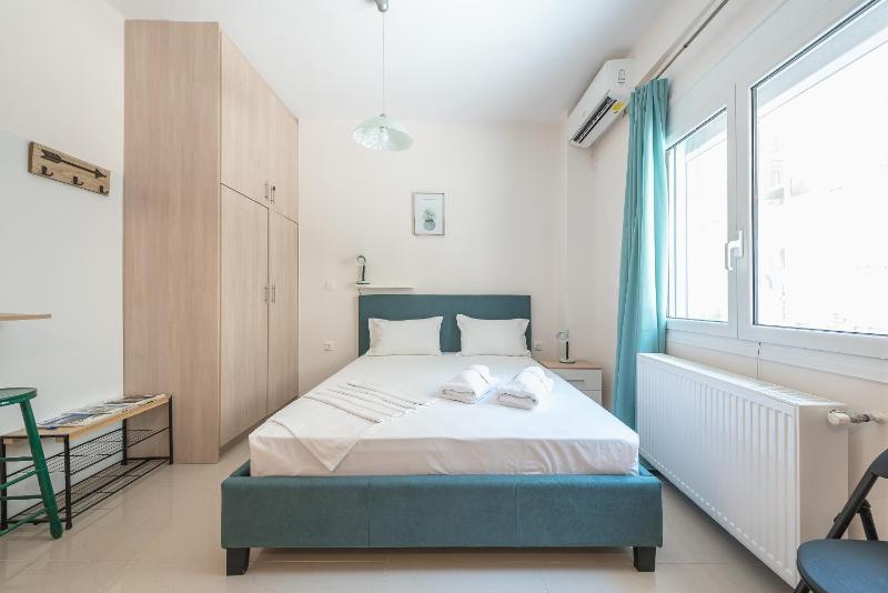One-Bedroom Apartment image 4