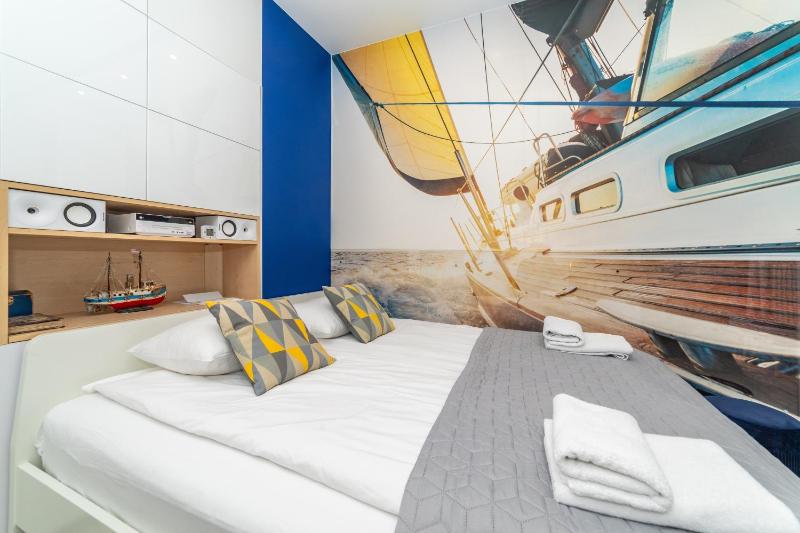 Luxury Yacht z tarasem - Neptun Park Jelitkowo by OneApartments - image 13