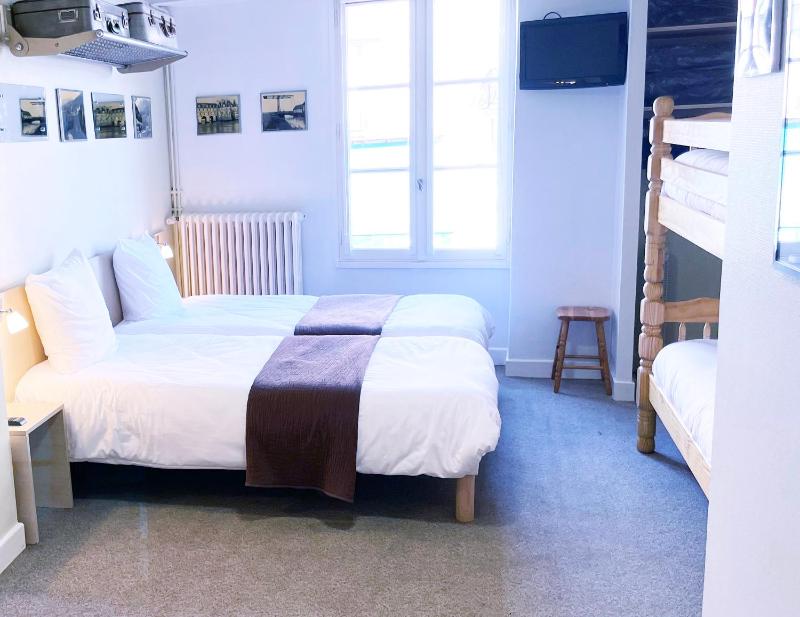 Superior Family Room image 3