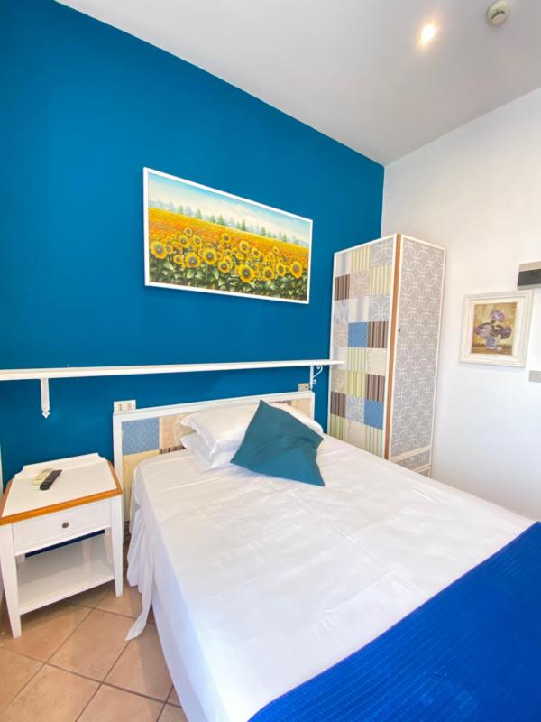 Double Room with French Bed image 1