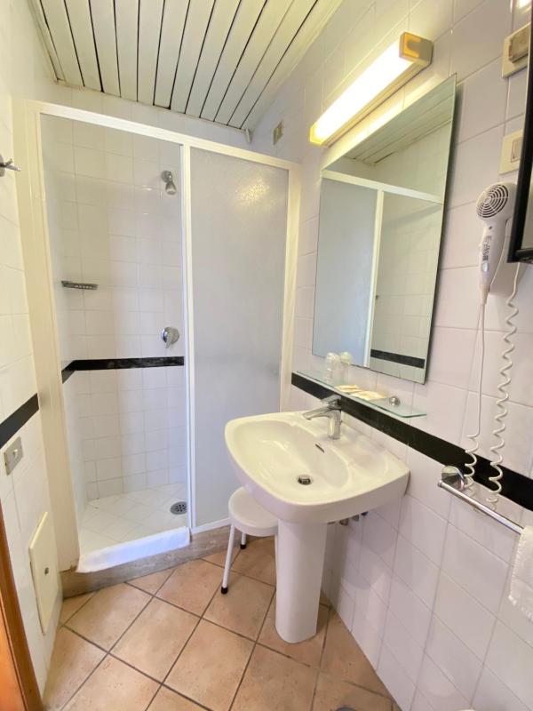 Triple Room image 3