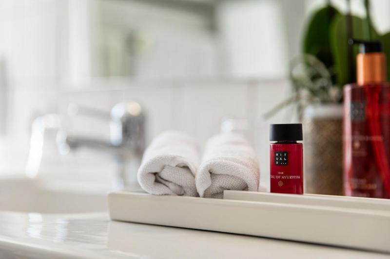 Double Room Deluxe image 4