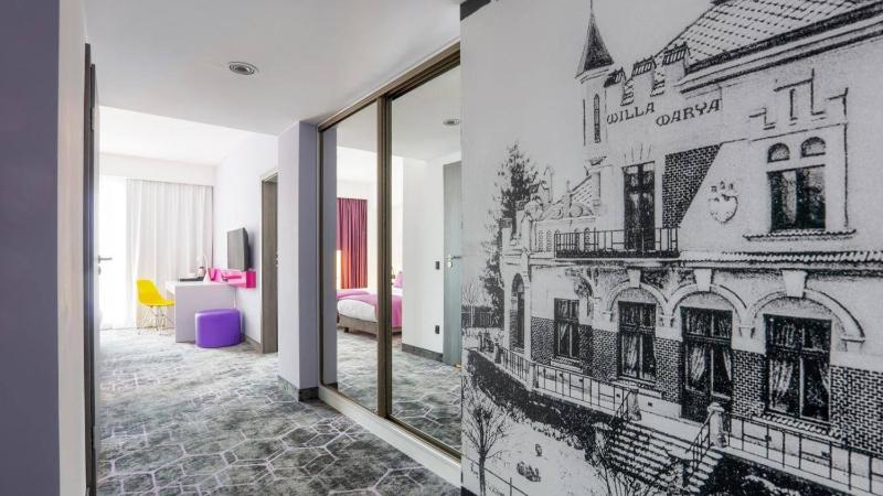 Family Room with One Double Bed and Two Single Beds image 2
