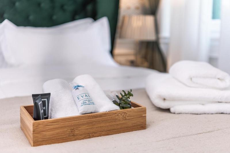 Double Room with Terrace image 3