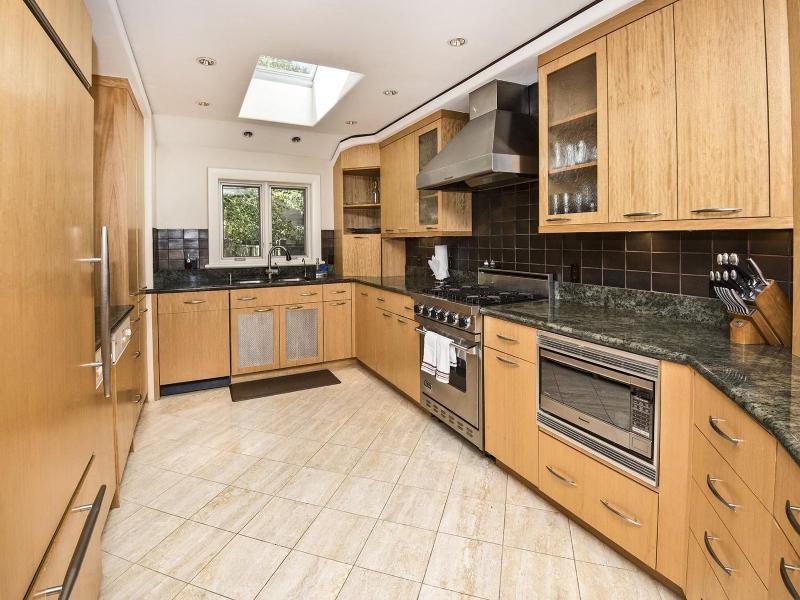 Three-Bedroom Apartment image 3